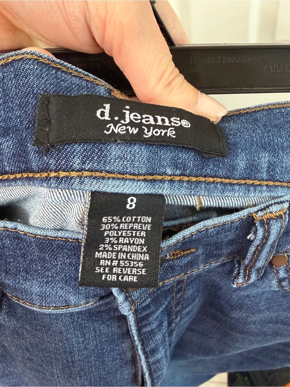 d. Jeans High-Rise Slim Jeans for Women - Picture 2 of 3